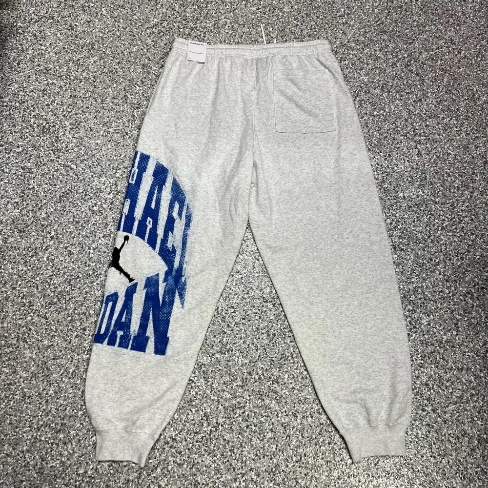 Jordan Brooklyn Collegiate Sweatpants Men's Size M Grey Oversized HV0091-051 NEW